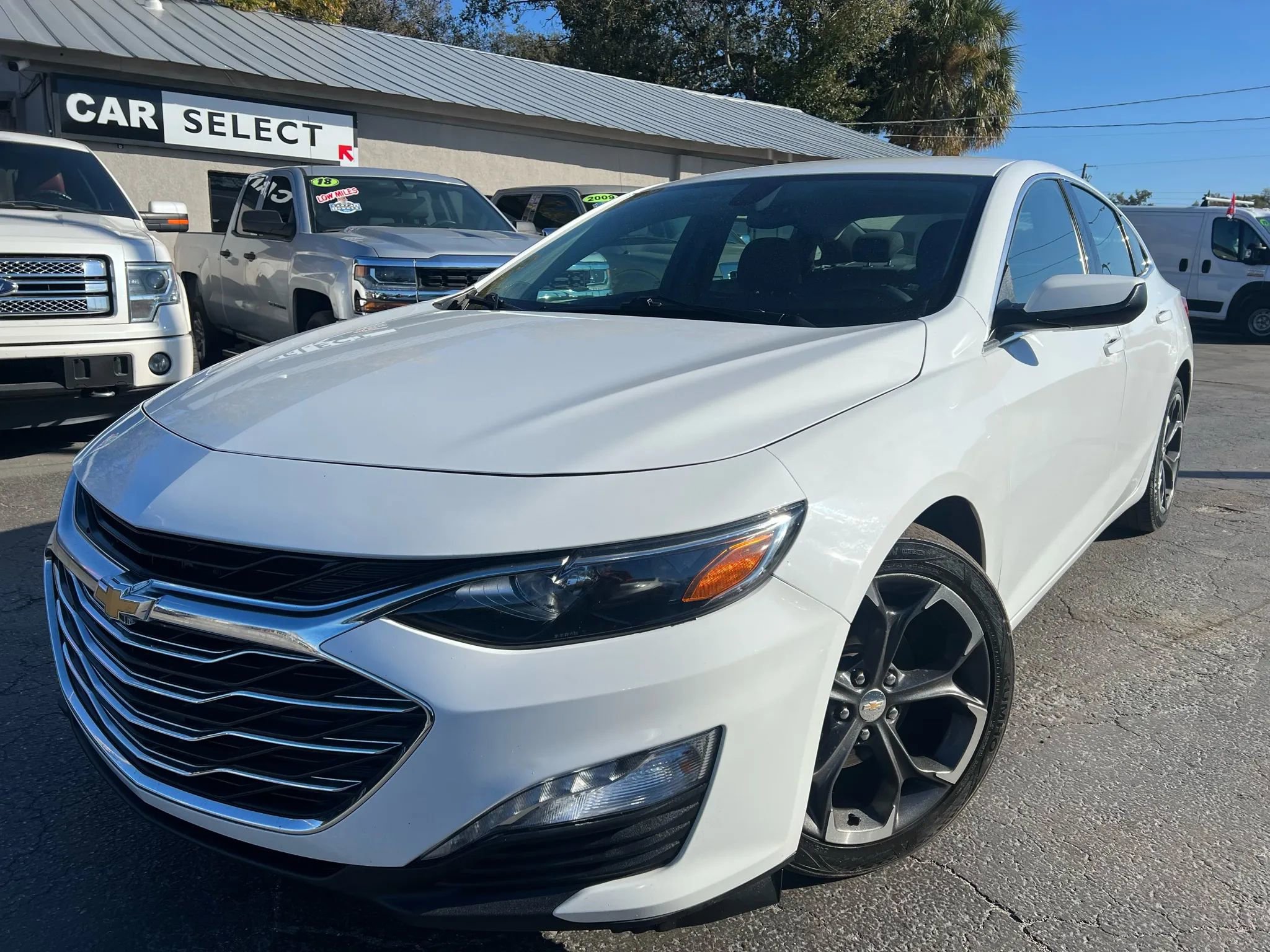 Used 2022 Chevrolet Malibu LT image 1