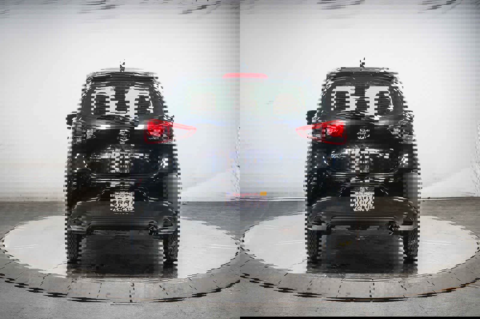 Certified 2020 Toyota Yaris LE image 6