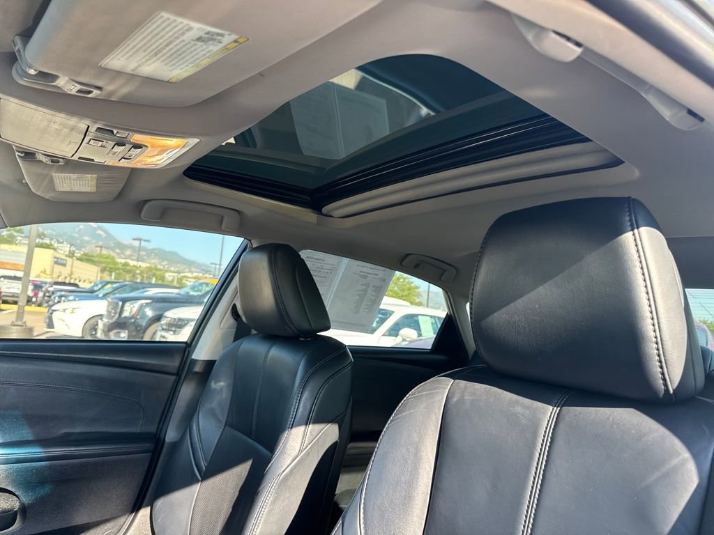 Used 2018 Toyota Avalon Limited w/ All Weather Liner Package image 22