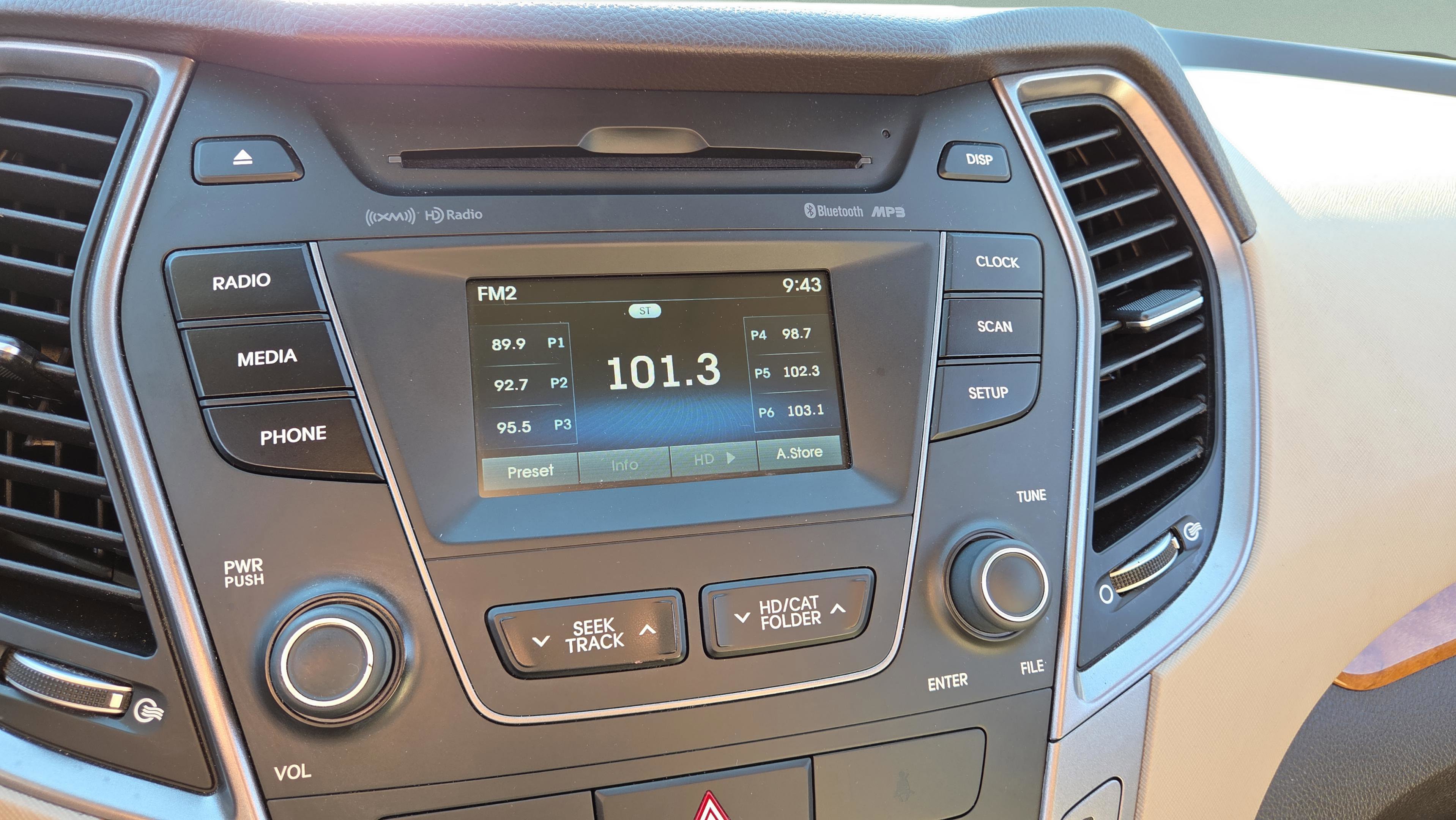 Used 2014 Hyundai Santa Fe GLS image 66