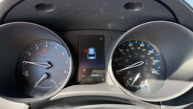 Used 2022 Toyota C-HR XLE image 19