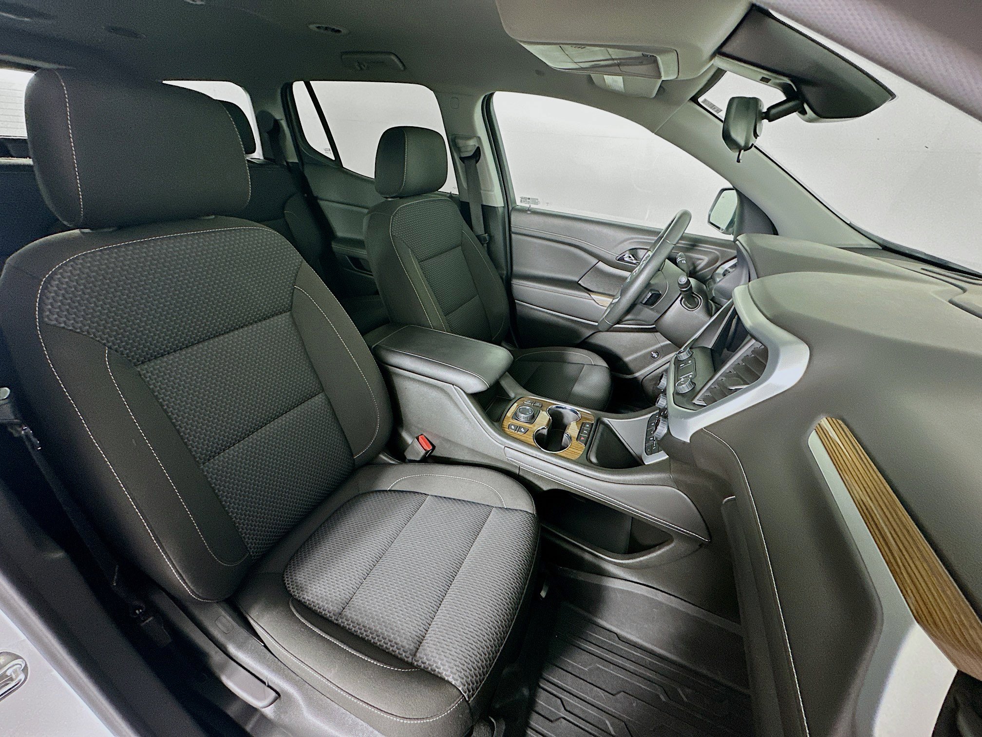 Used 2023 GMC Acadia SLE w/ Driver Convenience Package image 33