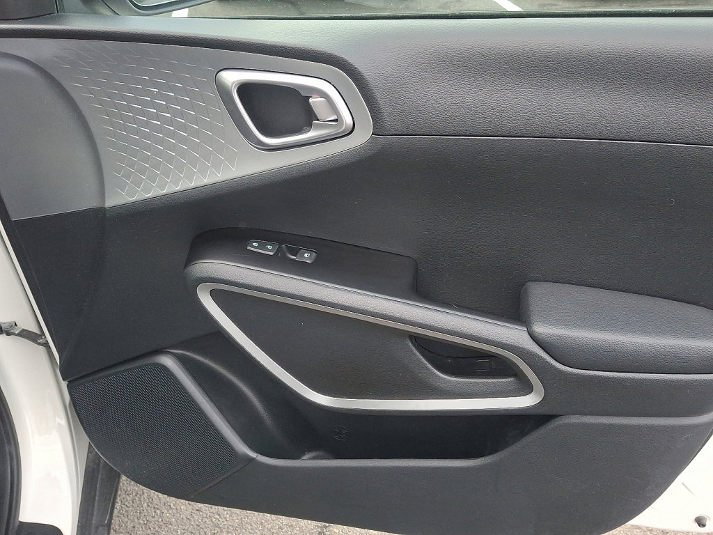 Used 2023 Kia Soul LX w/ Option Group 015 image 10