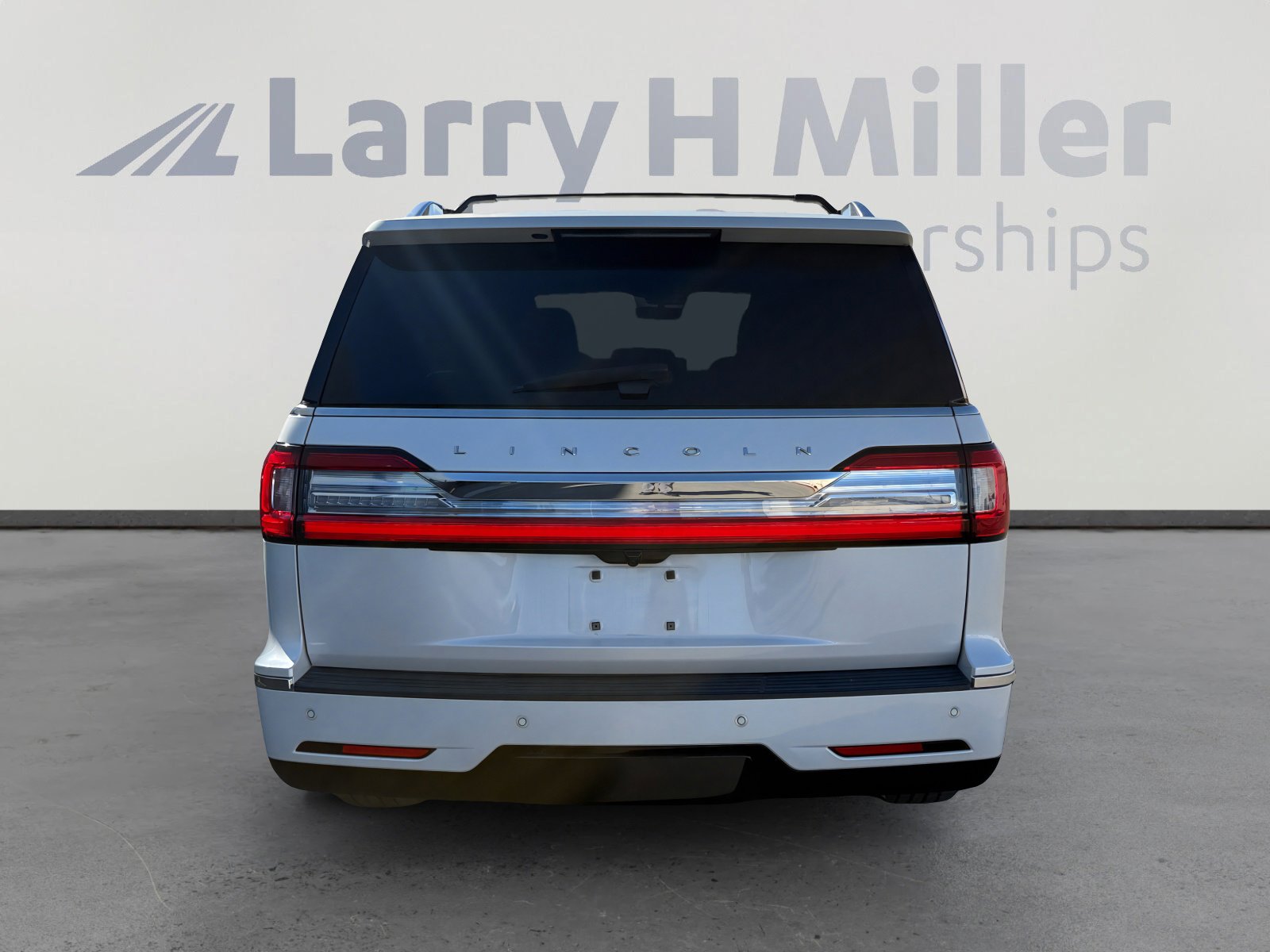 Used 2019 Lincoln Navigator Reserve image 4