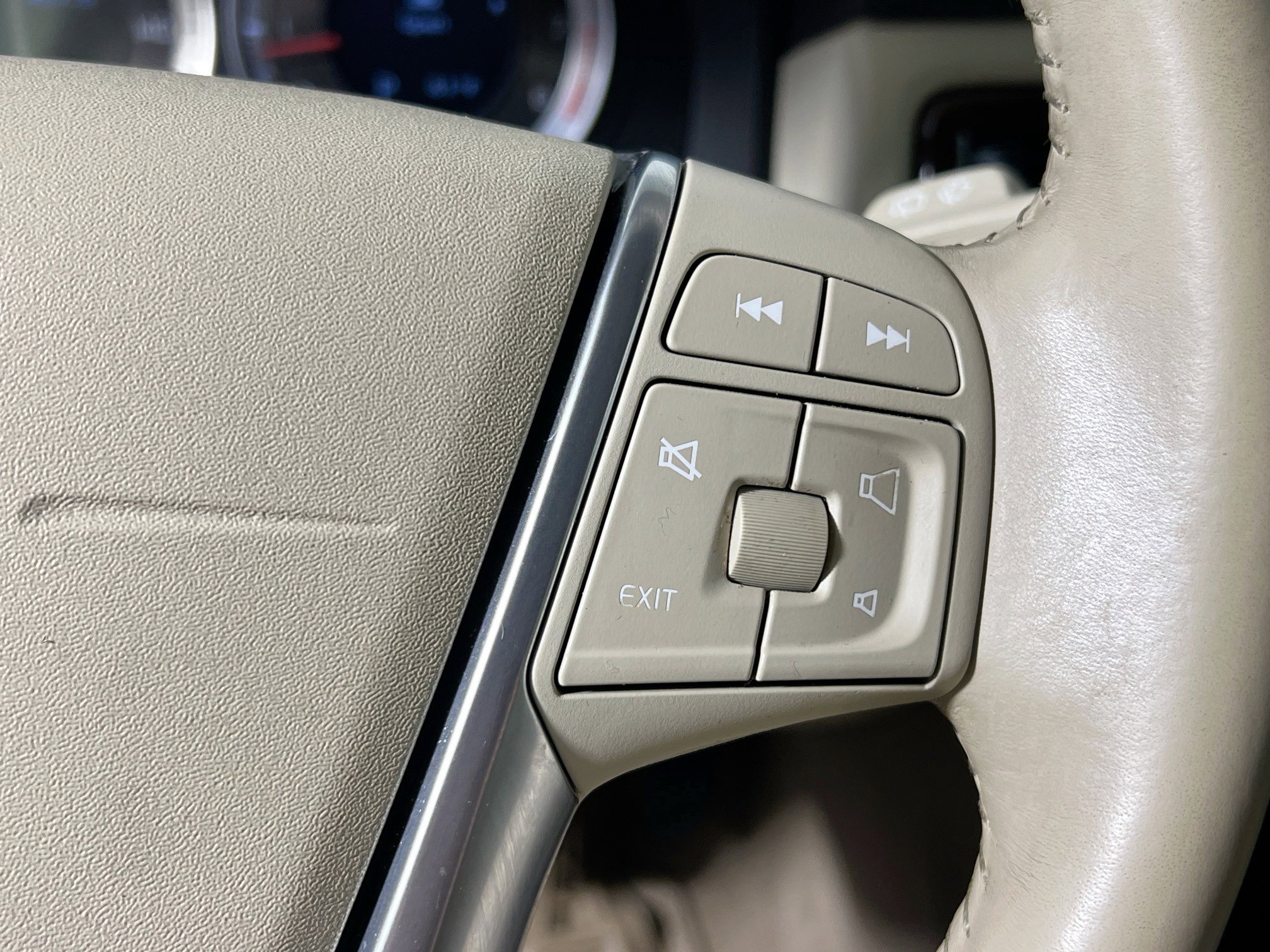 Used 2013 Volvo XC70 T6 image 19