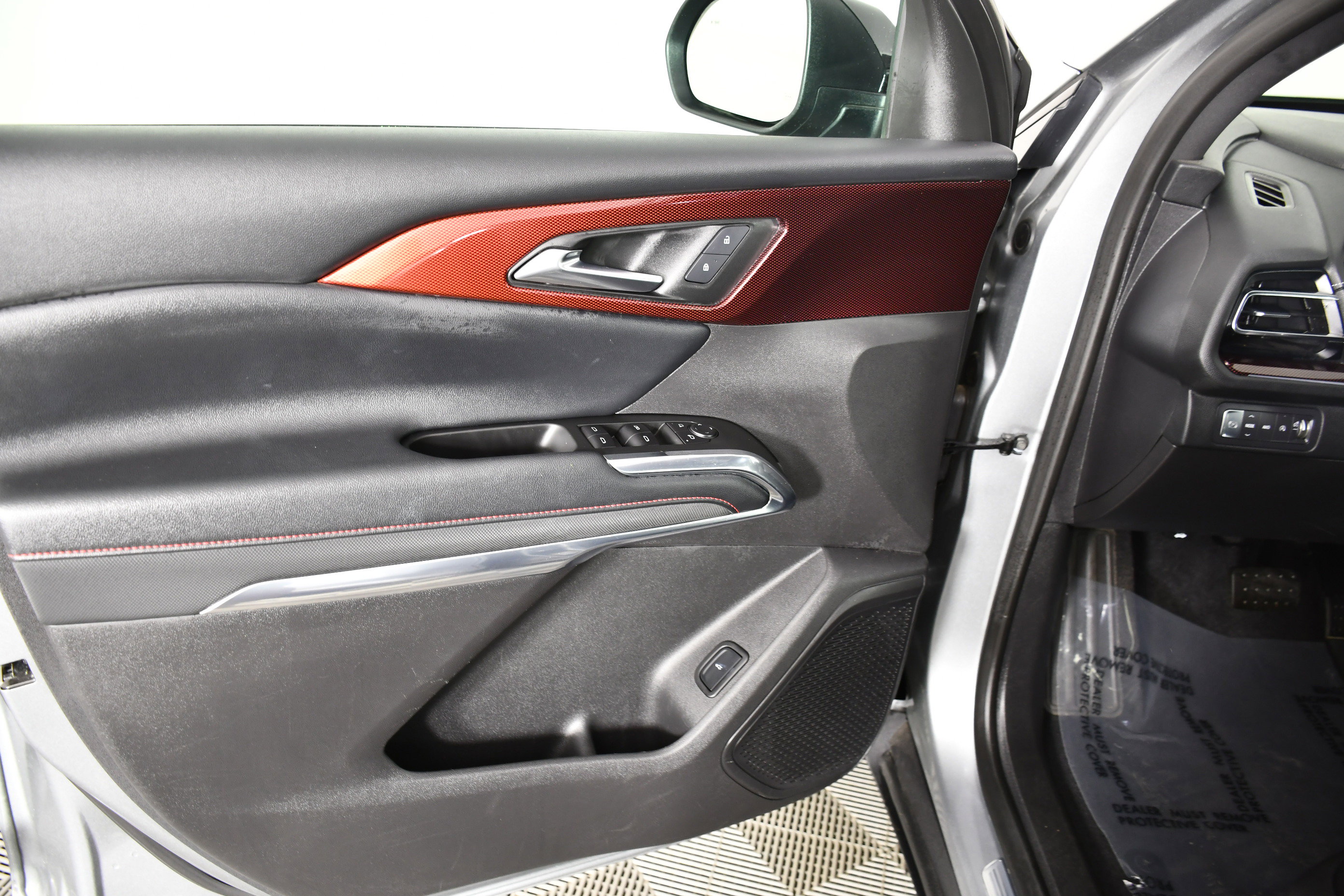 Used 2025 Chevrolet Traverse Z71 image 33