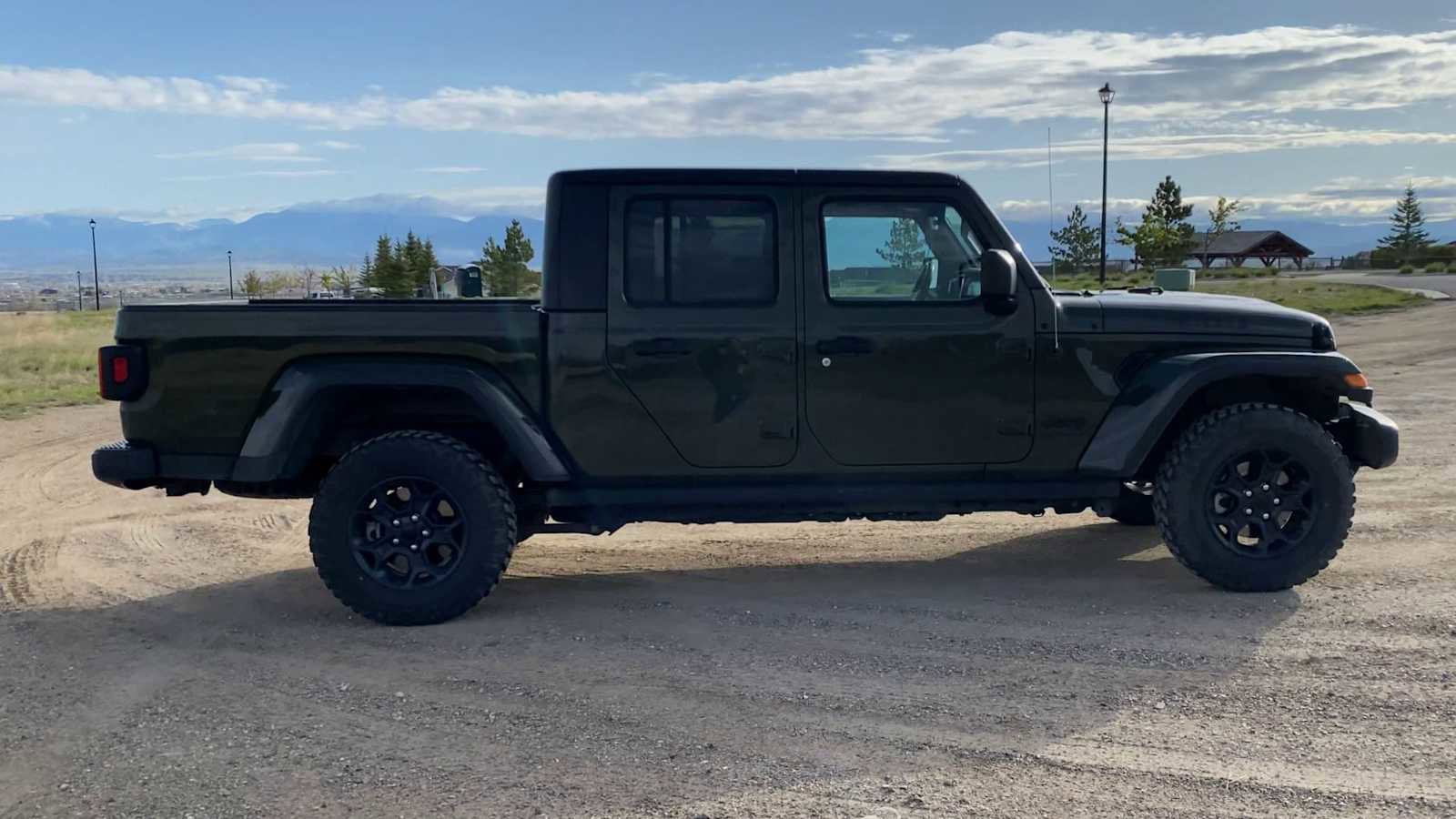 Used 2023 Jeep Gladiator Sport AWD/4WD image 5