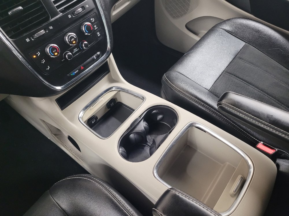 Used 2019 Dodge Grand Caravan SXT FWD image 26