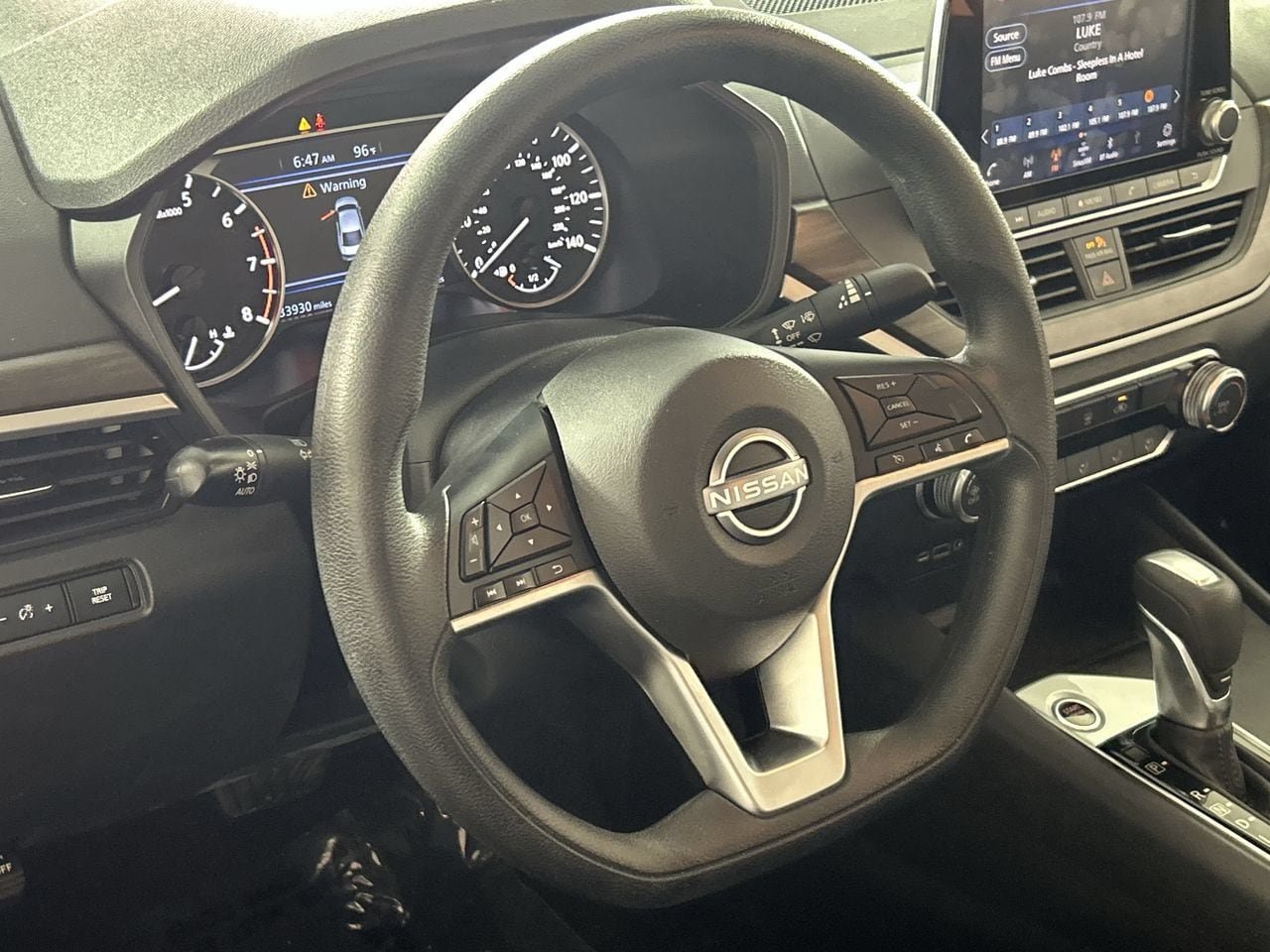 Used 2025 Nissan Altima 2.5 SV FWD image 13