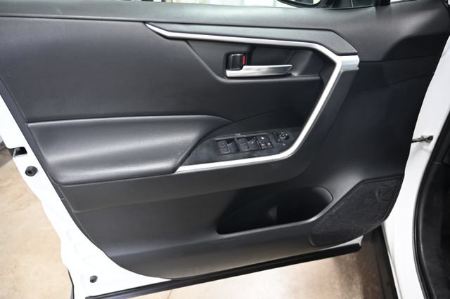 Used 2024 Toyota RAV4 XLE FWD image 25