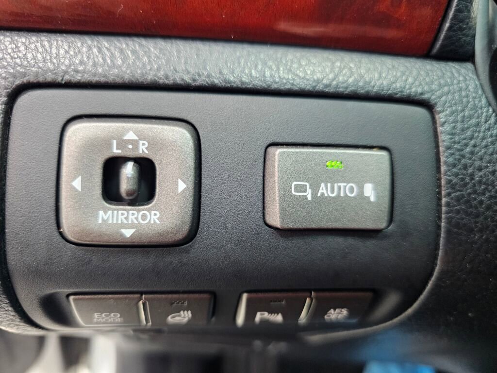 Used 2011 Lexus LS 460 L w/ Luxury Pkg image 33