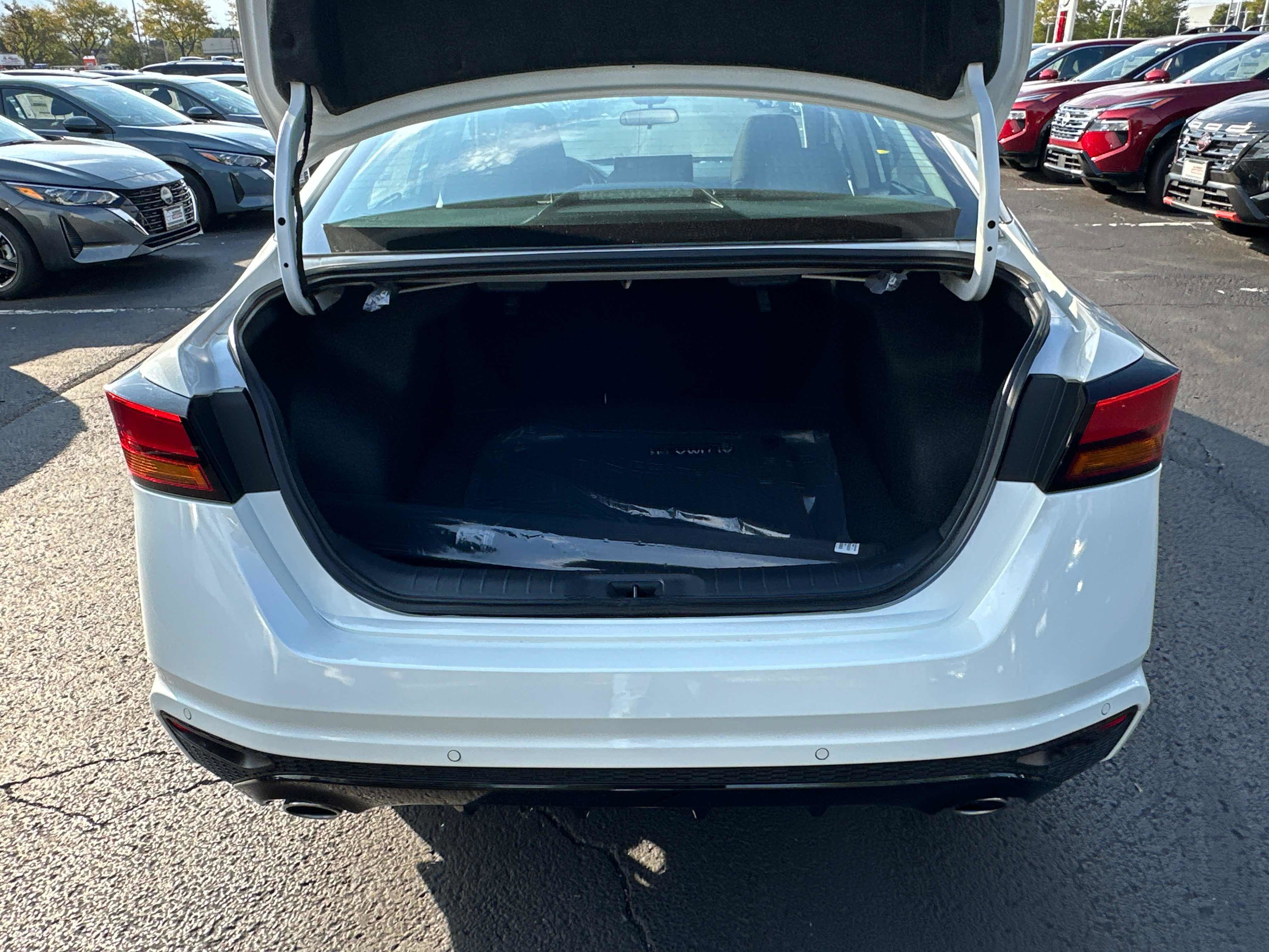 New 2025 Nissan Altima 2.5 SR w/ SR Premium Package image 16