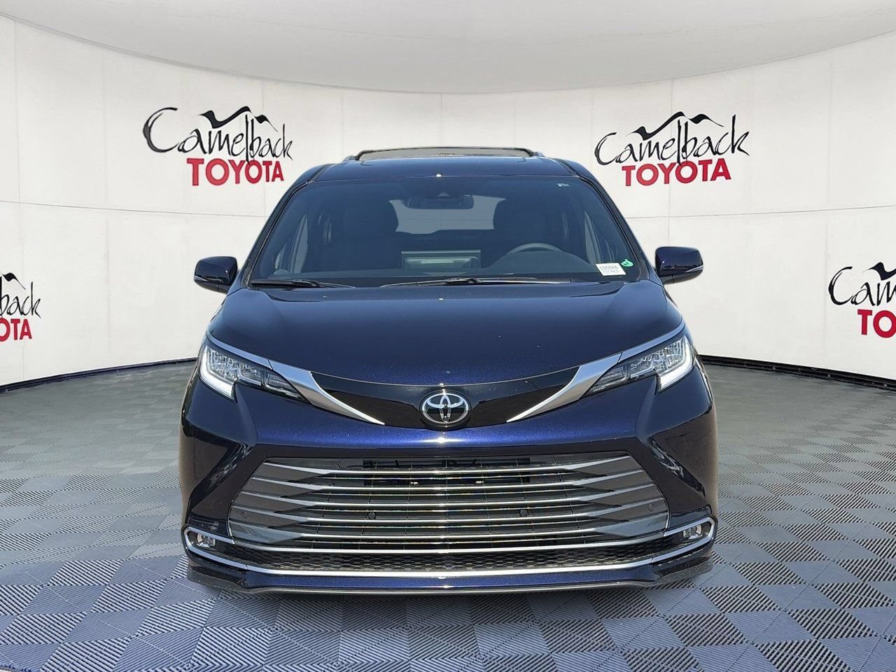 New 2026 Toyota Sienna Limited FWD image 3