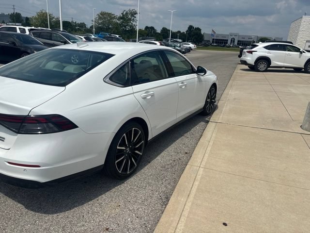 Used 2024 Honda Accord Touring image 6