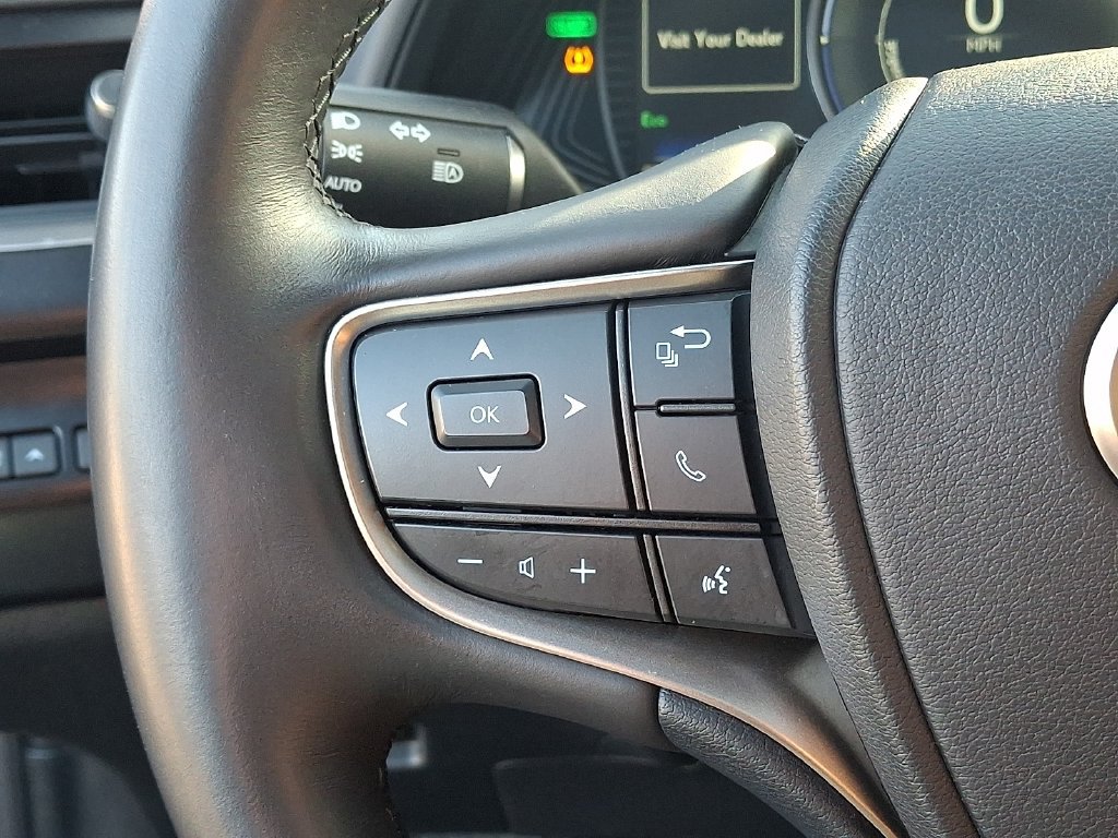 Used 2024 Lexus UX 250h AWD w/ Premium Package image 23