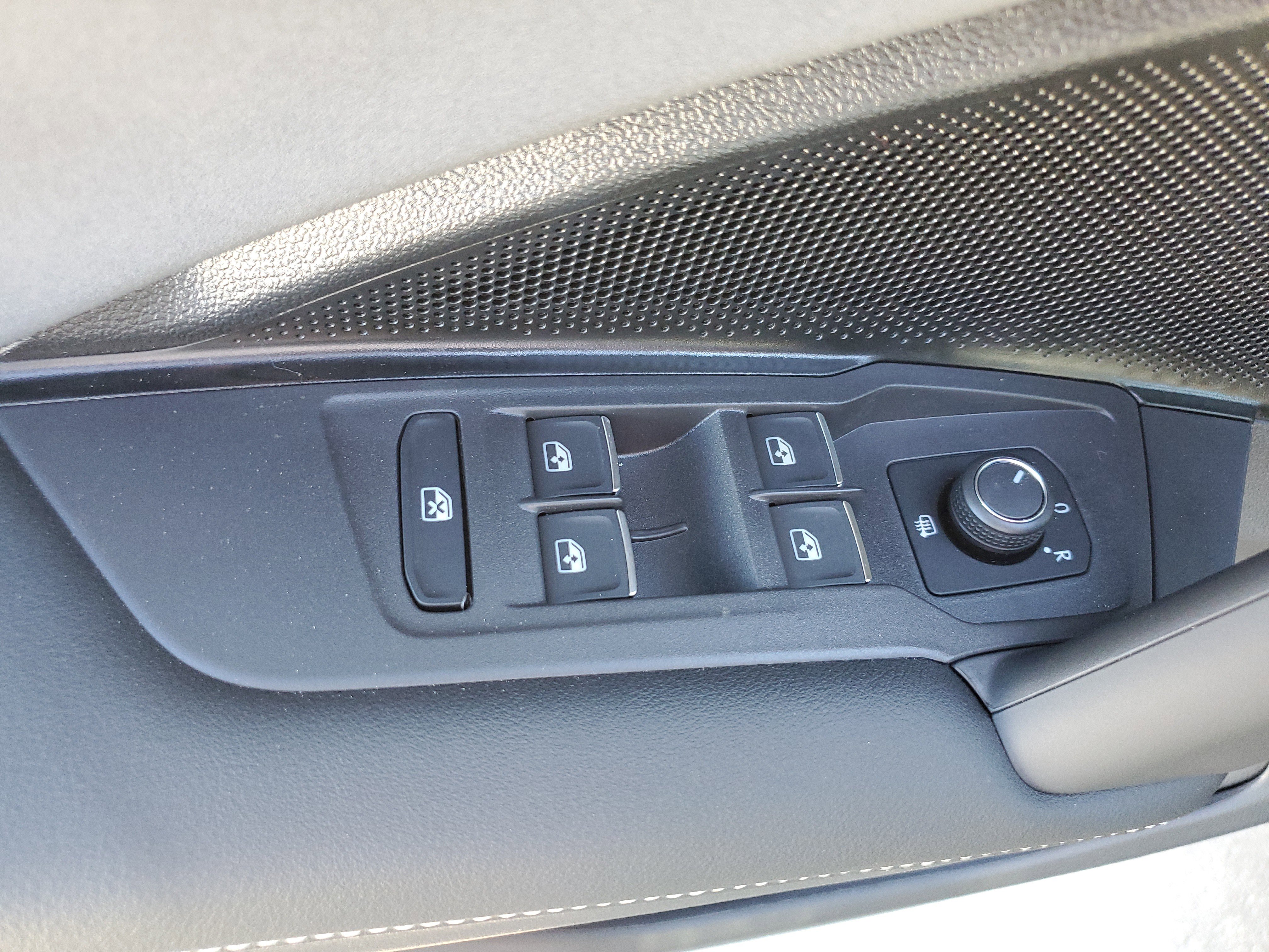 New 2026 Volkswagen Tiguan SE R-Line image 16