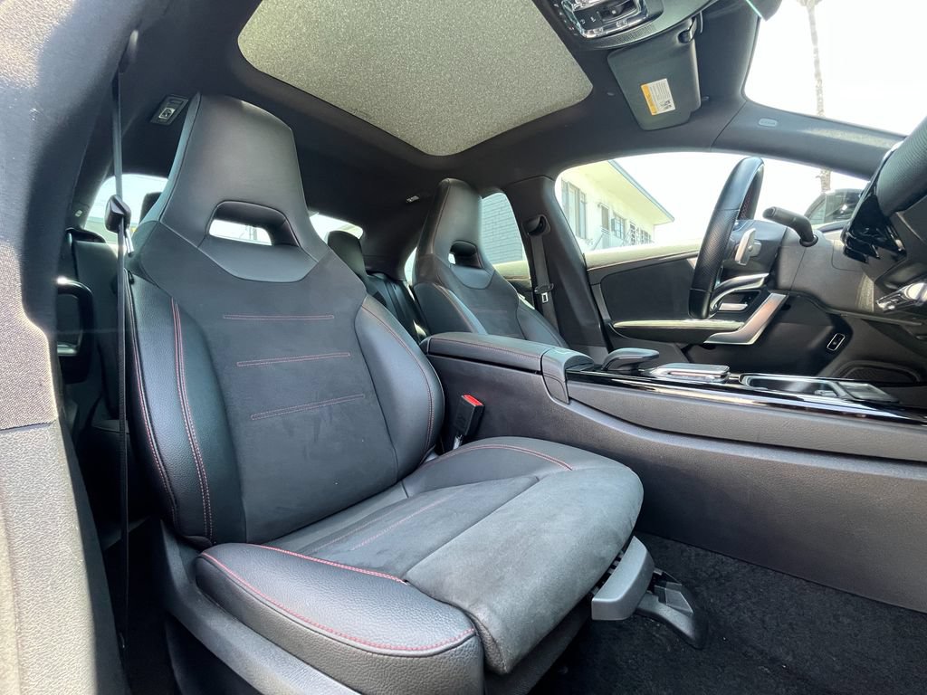 Used 2023 Mercedes-Benz CLA 250 image 16