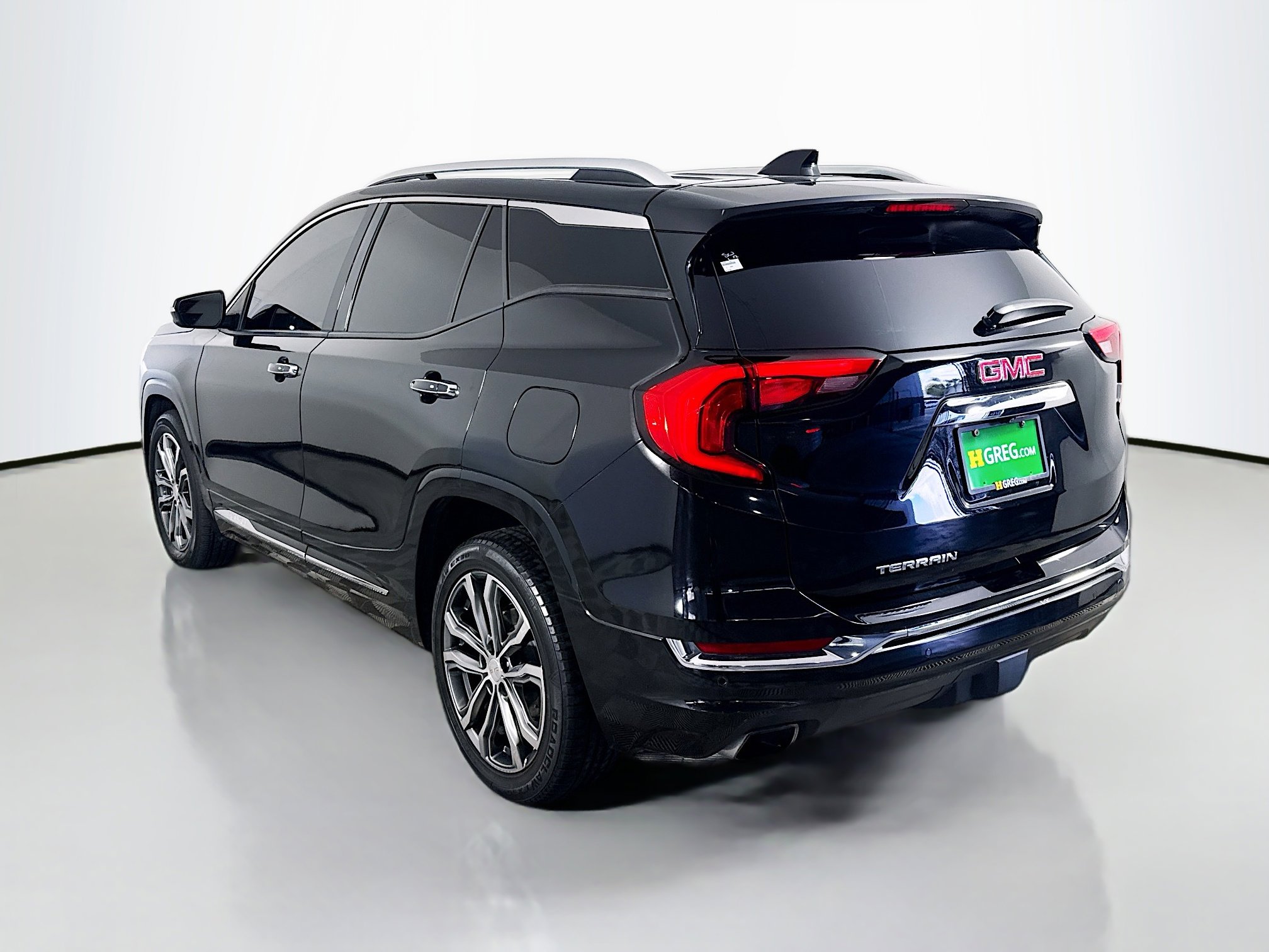 Used 2019 GMC Terrain Denali w/ Advanced Safety Package image 7