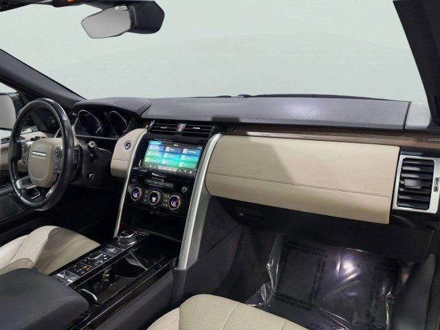 Used 2017 Land Rover Discovery HSE image 44