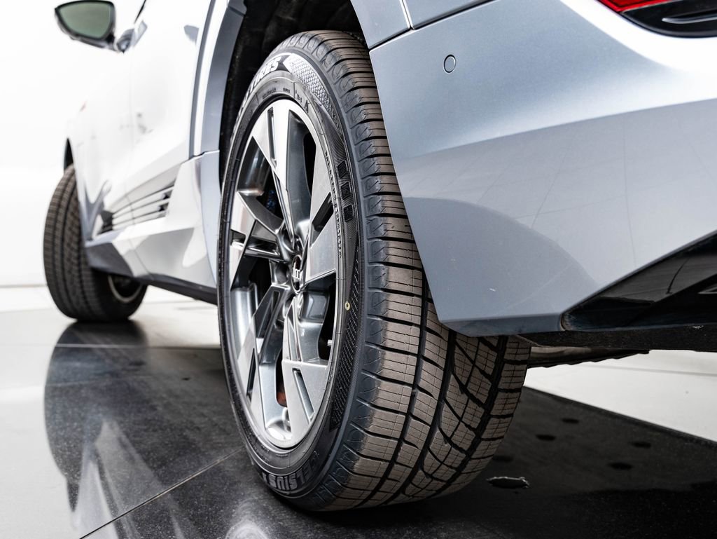 Used 2022 Audi e-tron Premium w/ Convenience Plus Package image 48