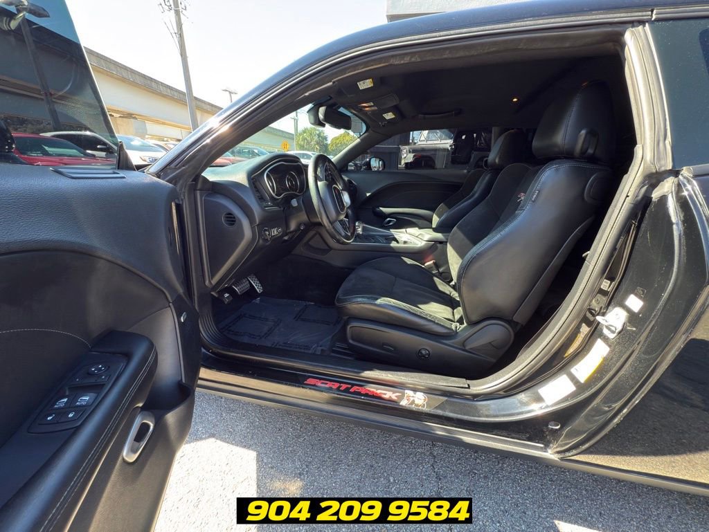 Used 2015 Dodge Challenger R/T Scat Pack w/ Scat Pack Appearance Package RWD image 25