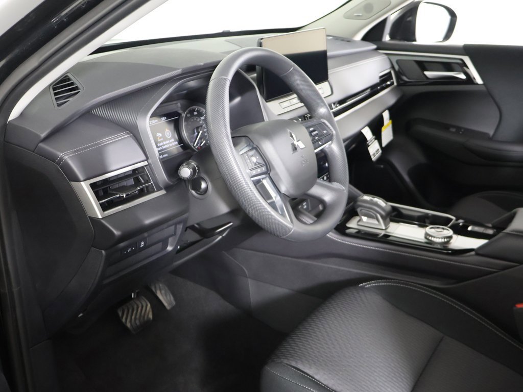 New 2026 Mitsubishi Outlander ES image 24