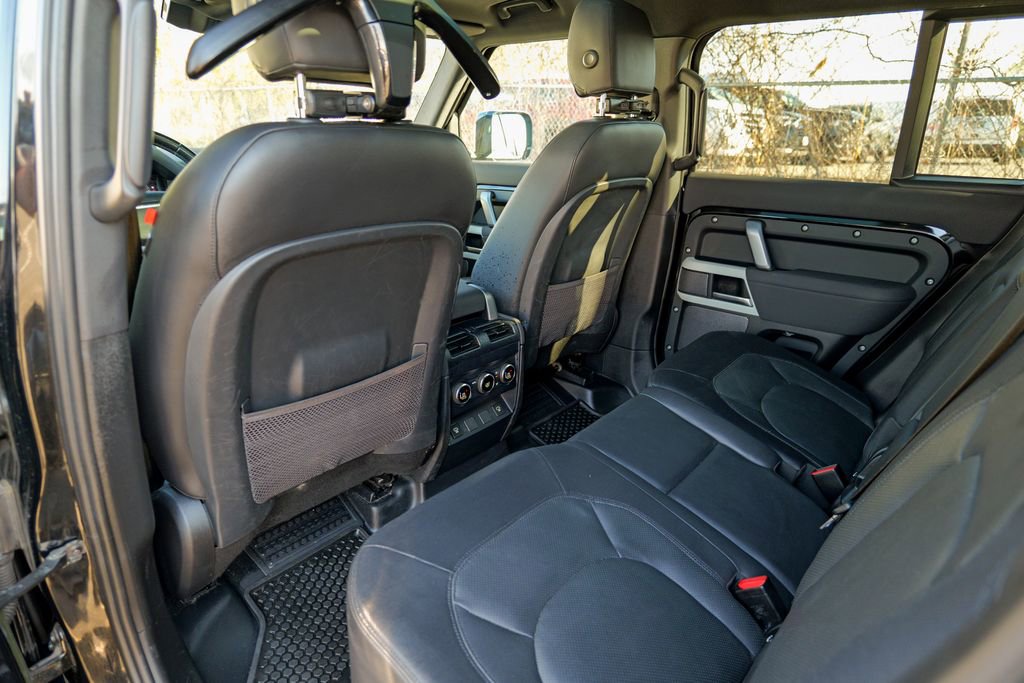 Used 2023 Land Rover Defender 110 X-Dynamic SE AWD/4WD image 27