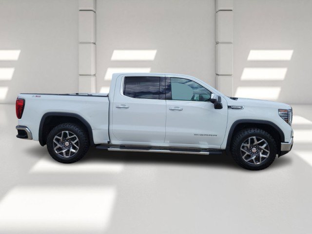 Used 2023 GMC Sierra 1500 SLT w/ SLT Premium Package AWD/4WD image 4