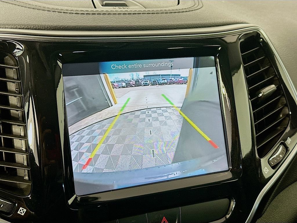 Used 2020 Jeep Cherokee Limited image 13