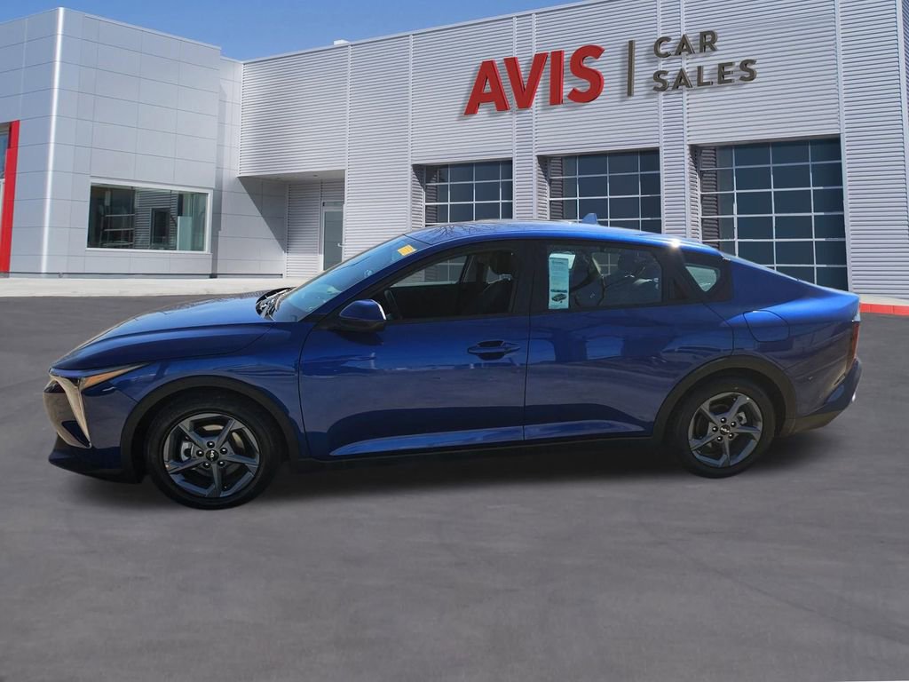 Used 2025 Kia K4 LXS image 2