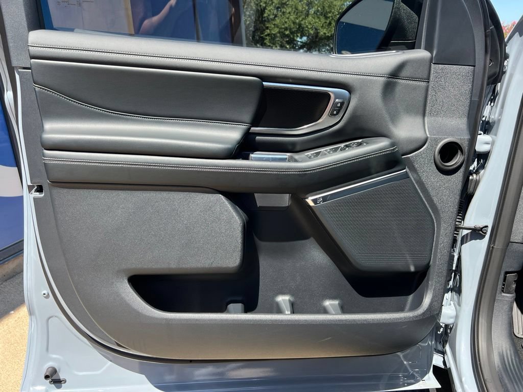 New 2027 Ford Expedition Max Platinum w/ Stealth Appearance Package AWD/4WD image 15