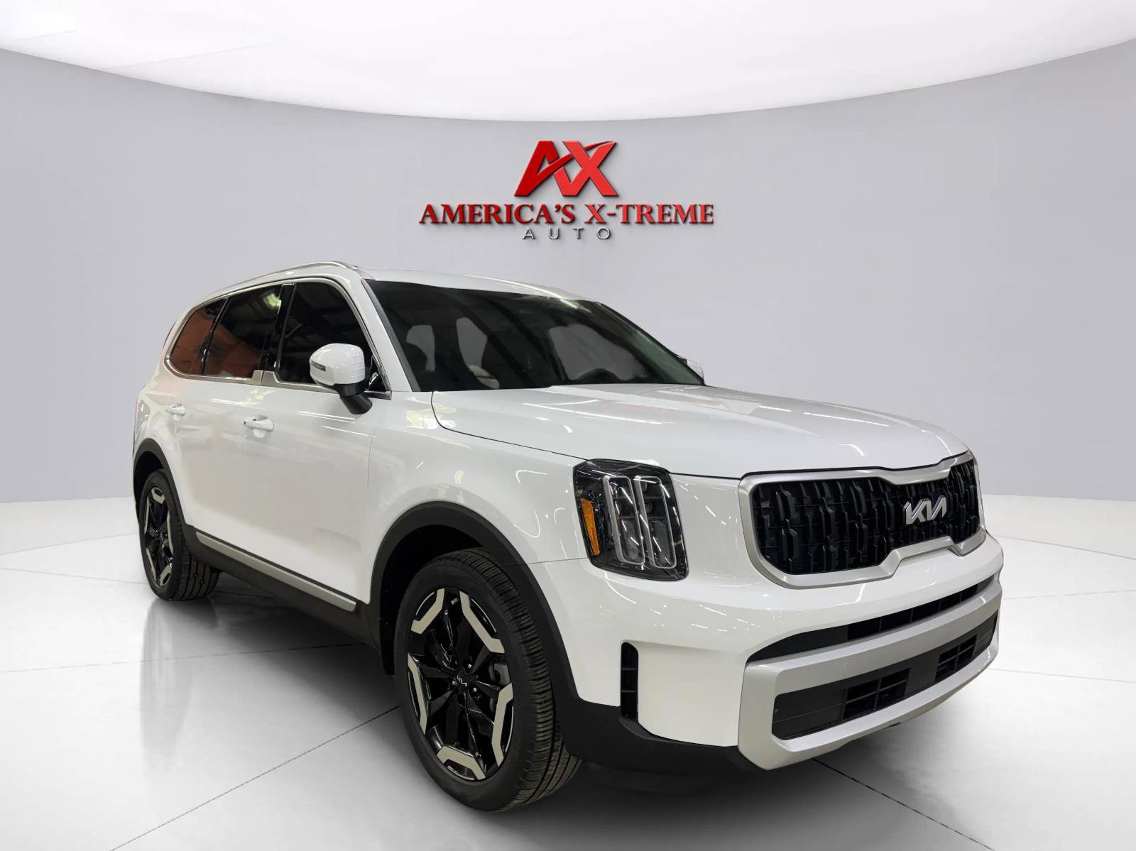Used 2023 Kia Telluride EX w/ EX Captain's Chair Package FWD image 8