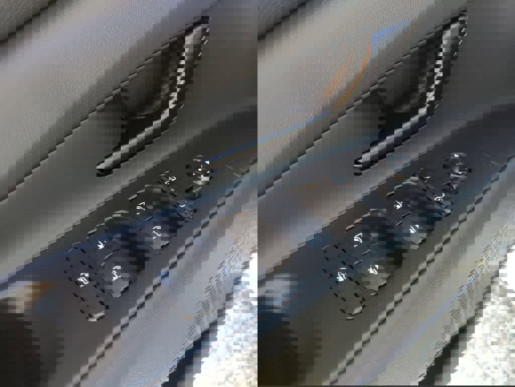 New 2026 Hyundai Elantra Sport FWD image 17