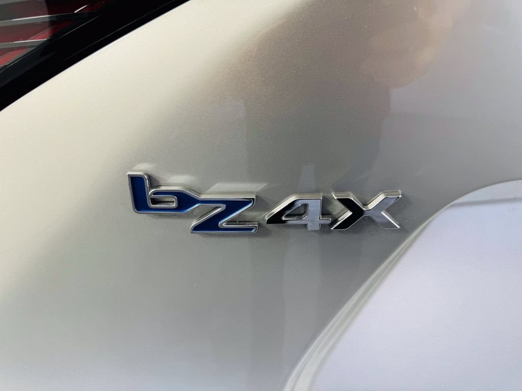 Used 2024 Toyota bZ4X XLE w/ Weather Package AWD/4WD image 24