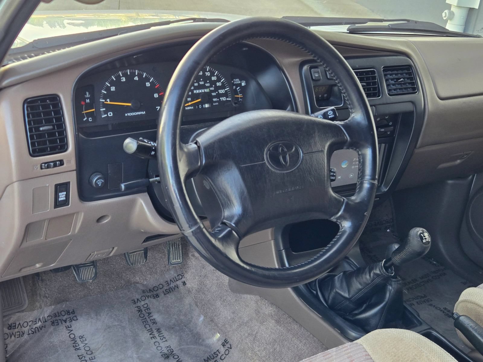 Used 1998 Toyota 4Runner SR5 AWD/4WD image 11