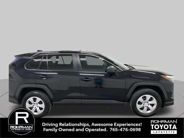 Used 2024 Toyota RAV4 LE AWD/4WD image 8