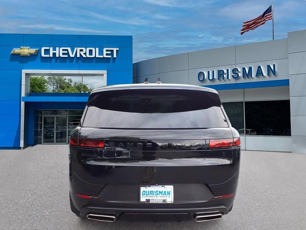 Used 2024 Land Rover Range Rover Sport SE AWD/4WD image 4