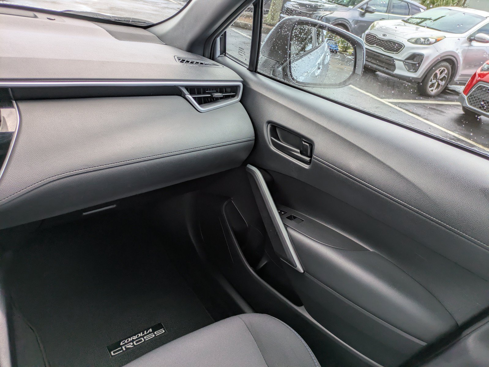 Used 2024 Toyota Corolla Cross AWD Hybrid image 13