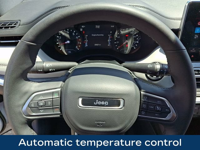Used 2025 Jeep Compass Limited AWD/4WD image 4