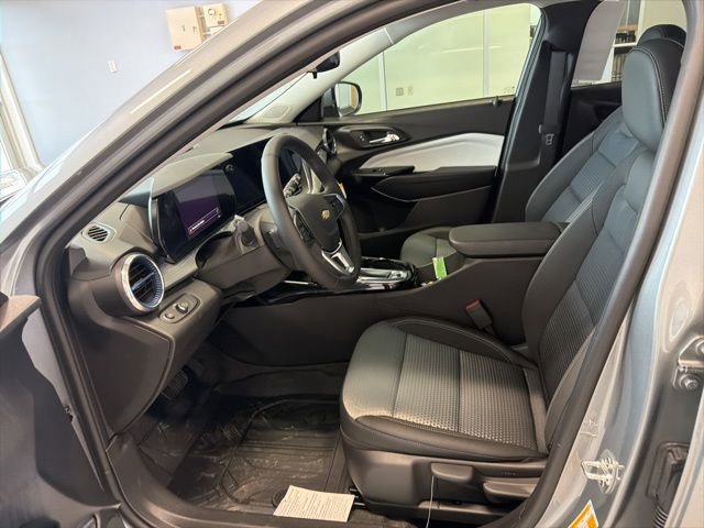 New 2026 Chevrolet Trax LT w/ Driver Confidence Package FWD image 10