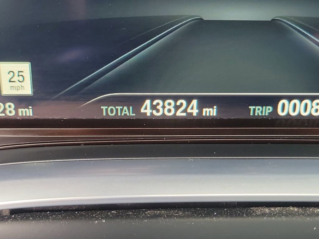 Used 2019 BMW 750i w/ Executive Package image 30