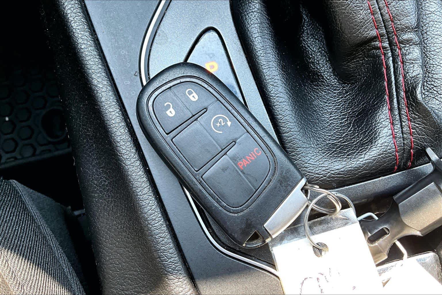 Used 2019 Jeep Cherokee Trailhawk w/ Cold Weather Group AWD/4WD image 15