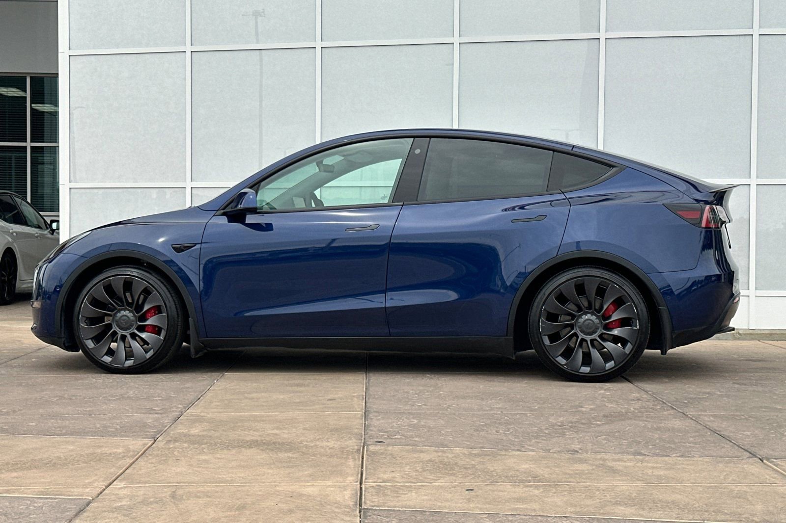 Used 2022 Tesla Model Y Performance image 7