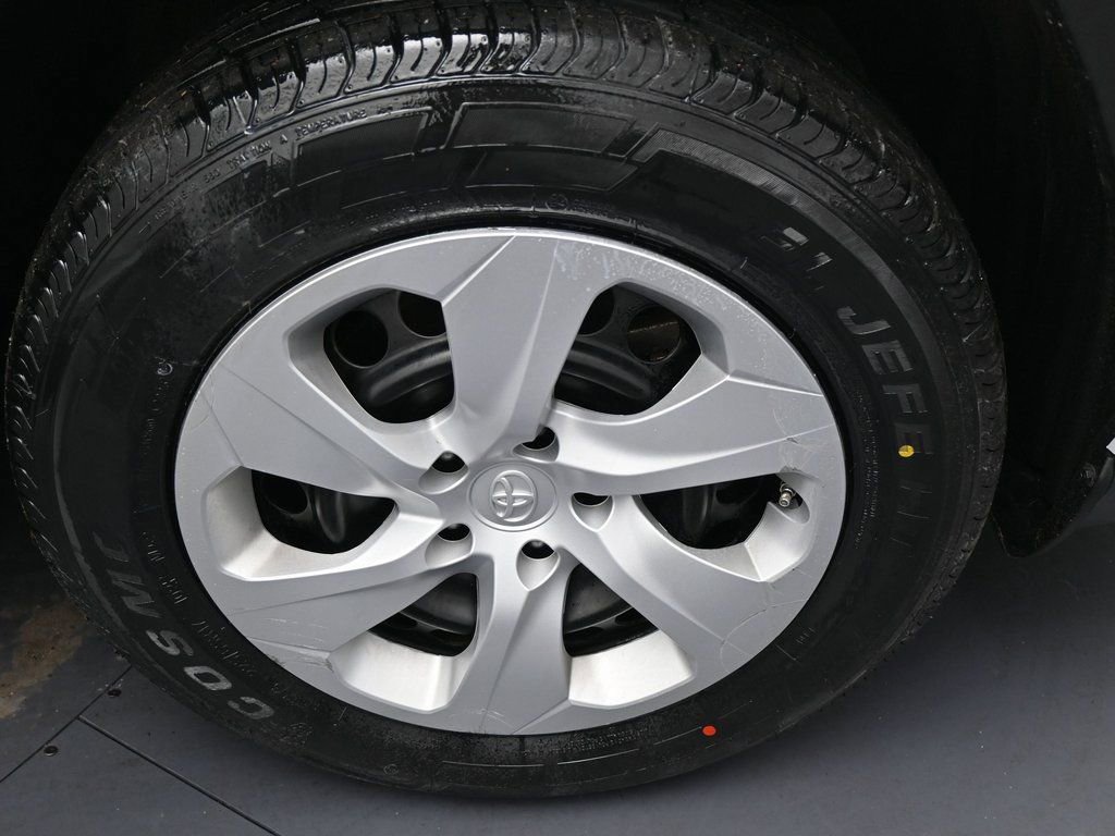 Used 2024 Toyota RAV4 LE image 13