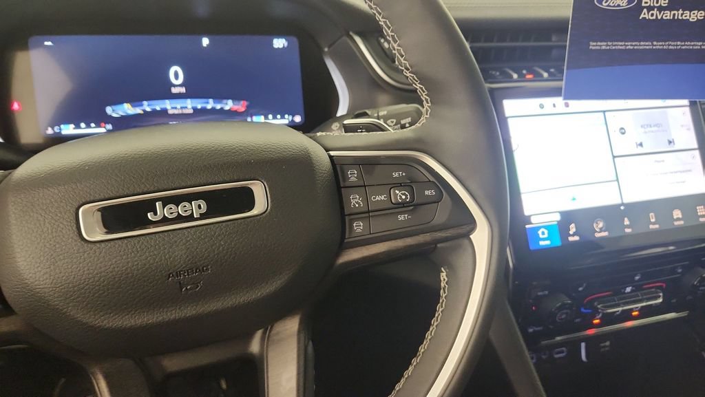 Used 2024 Jeep Grand Cherokee Limited AWD/4WD image 20