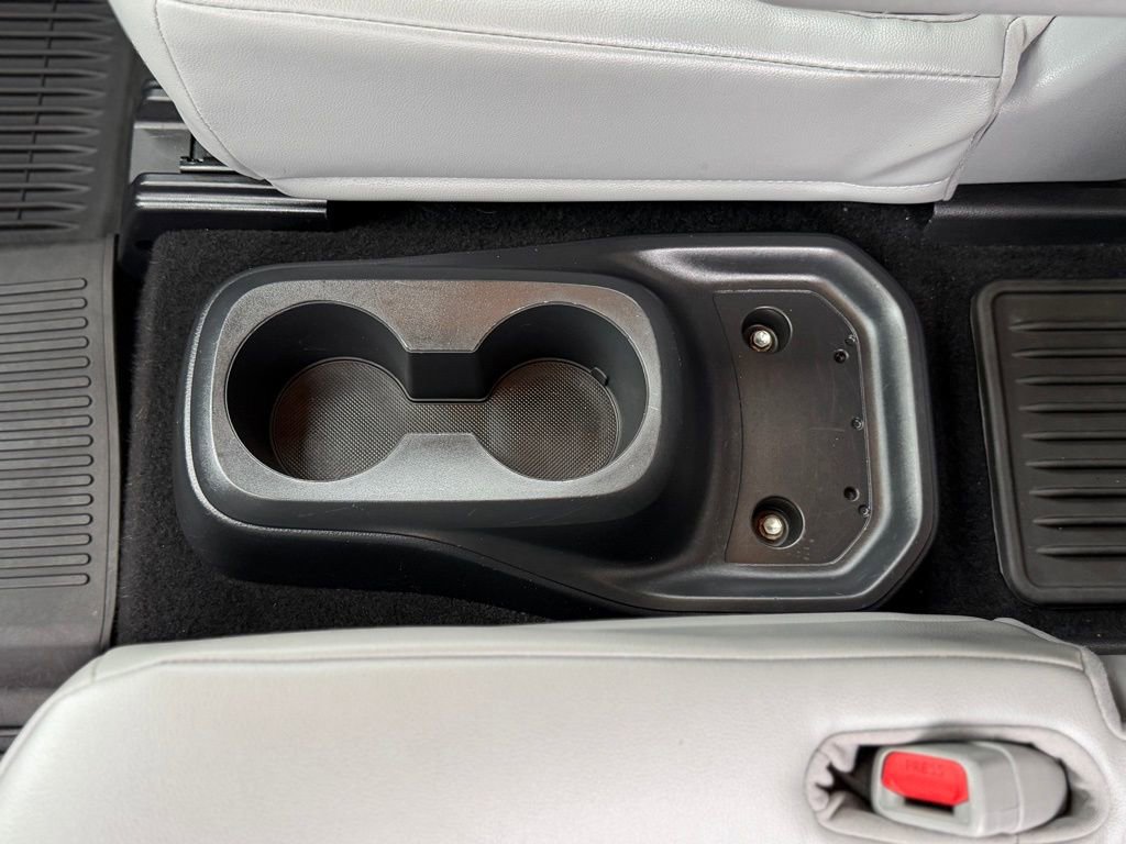 Used 2022 Toyota Highlander XLE AWD/4WD image 10