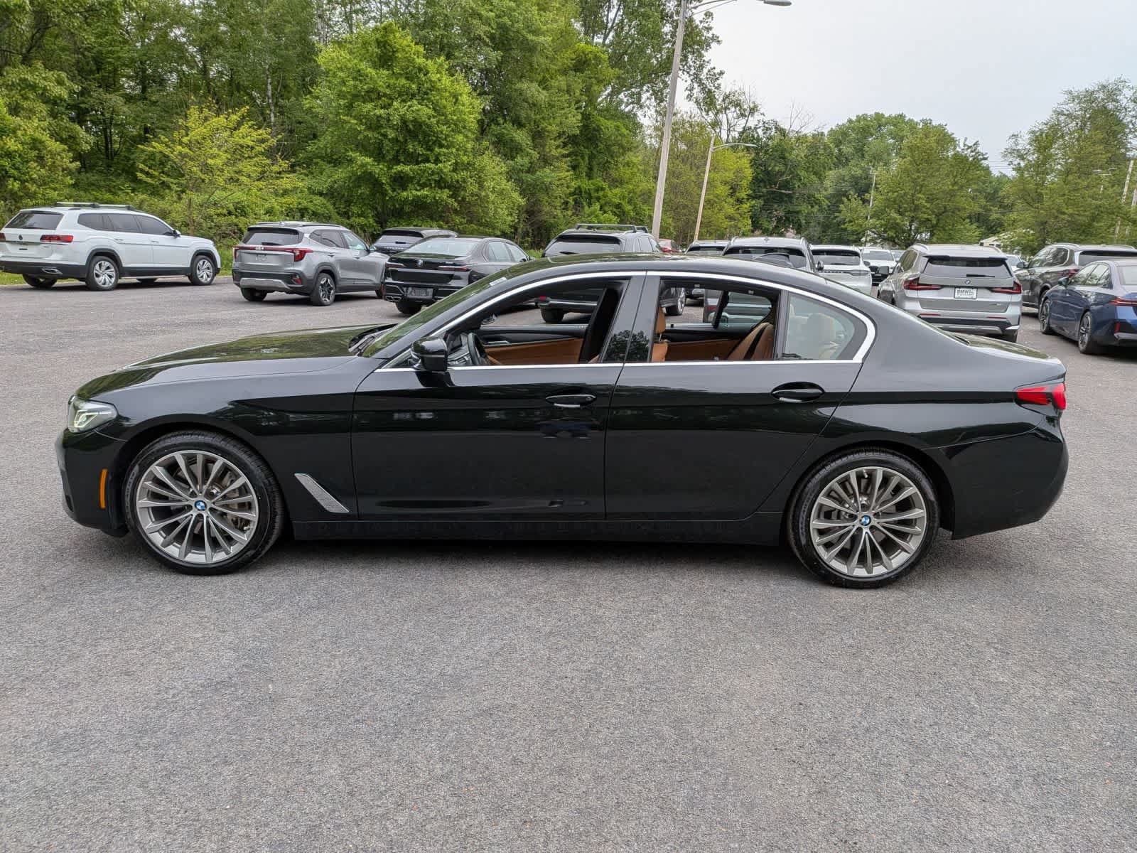 Used 2023 BMW 540i xDrive w/ Executive Package AWD/4WD image 3