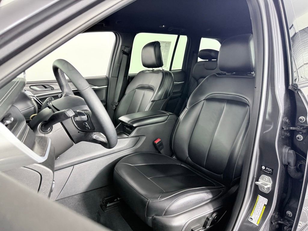 Used 2024 Jeep Grand Cherokee Limited w/ Trailer Tow Package image 11