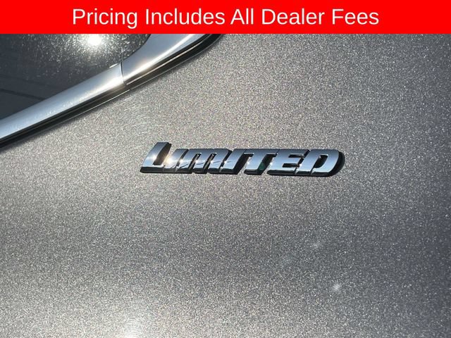 Used 2025 Toyota Tundra Limited AWD/4WD image 12