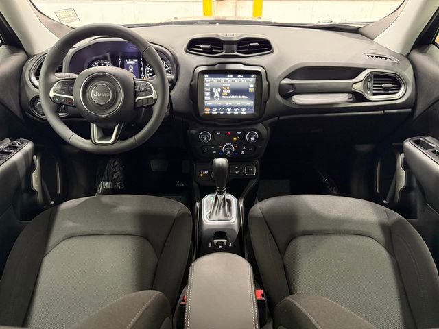Used 2023 Jeep Renegade Latitude image 14